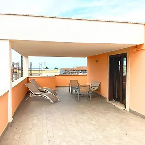 מלון Riviera, פיומיצ'ינו